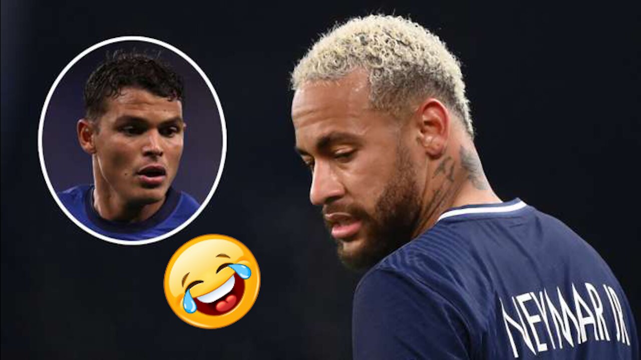 Throwback to when thiagosilva surprised neymarjr 🤣😅🤣