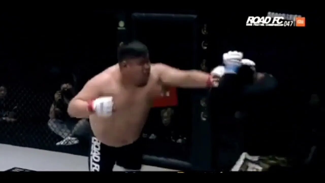 MMA = SEE WHAT HAPPENS DURING THE VIDEO = Léo Sócrates