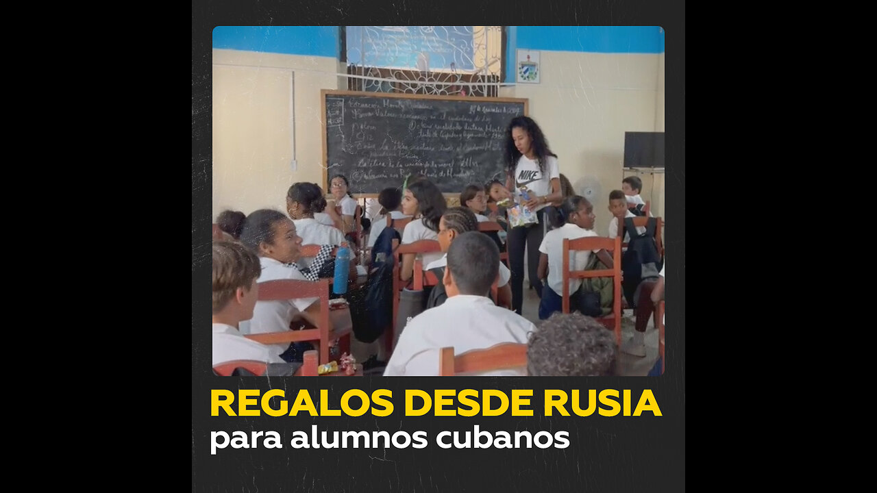 Alumnos cubanos reciben regalos dulces desde Rusia