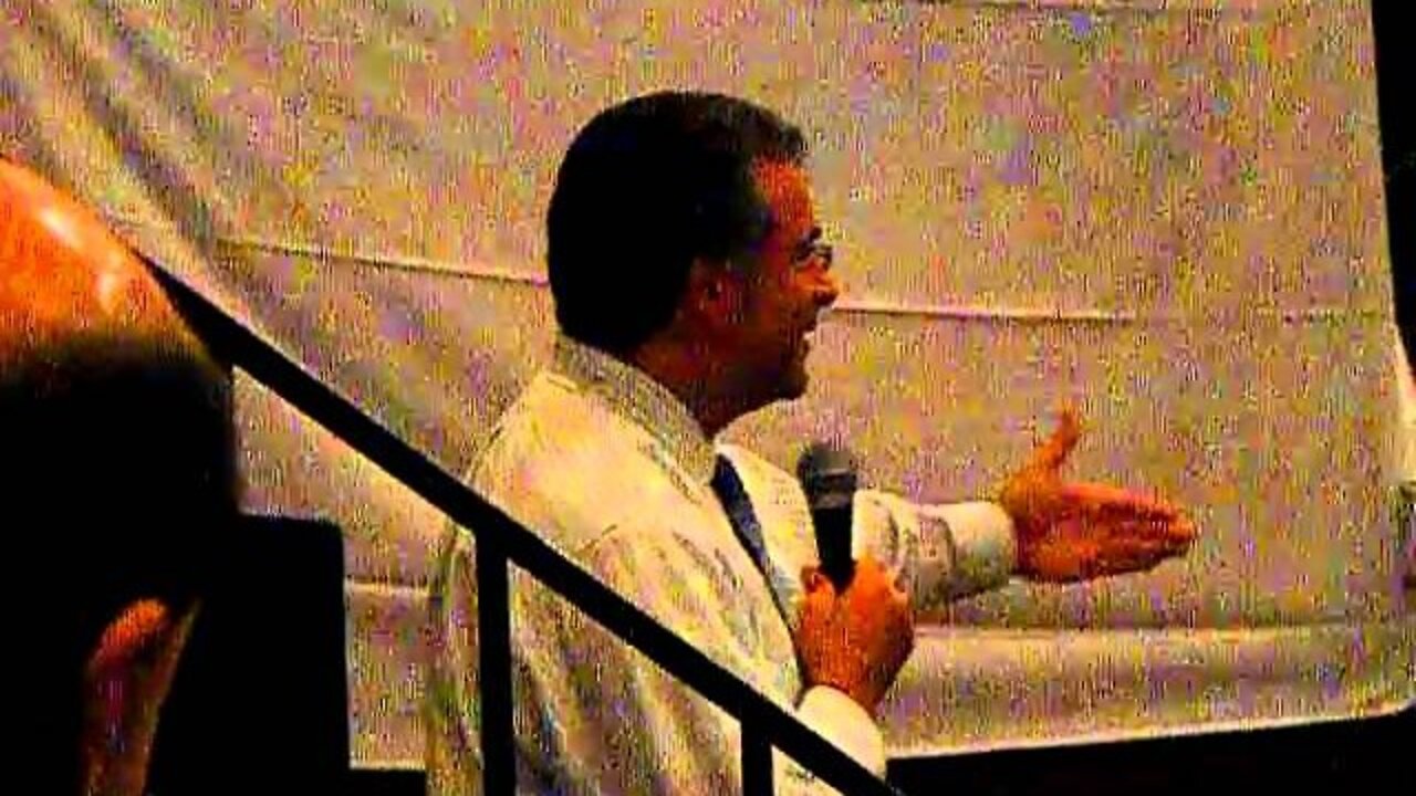 Mayor Dean Mazzarella at the Tea Party 9-28-10.AVI