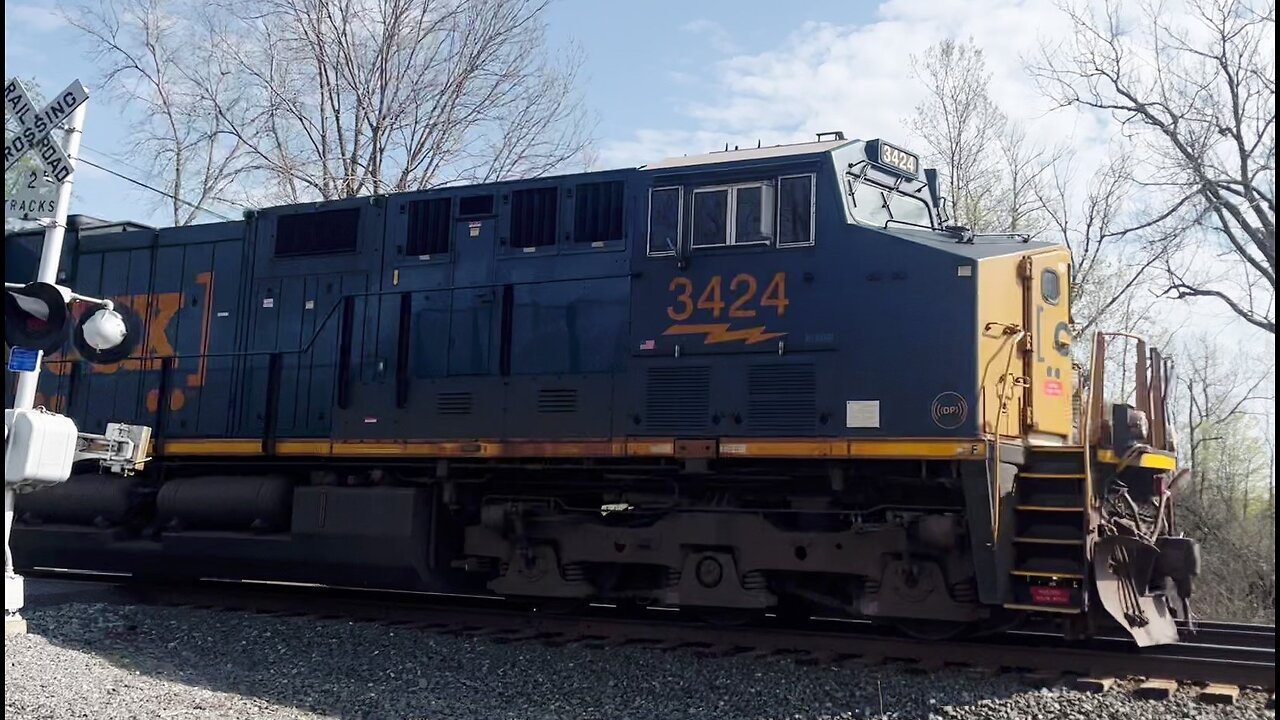 FAST Freight CSX GE ET44AH 3424 Leads, AC4400CW 407 Trails, ET44AH 3333 DPU