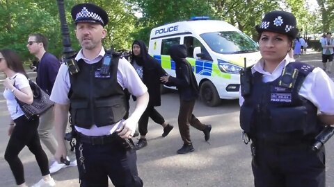 Camera shy police officer doesn't like being filmed #metpolice