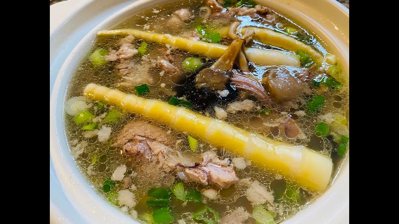 Soybean Bone Soup 黄豆骨头汤