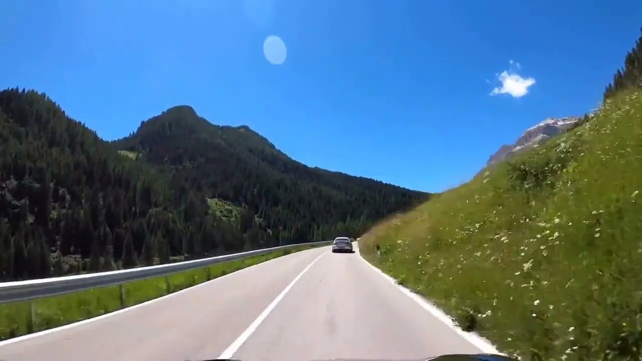 26 * Is the scenery different? Traveling with a camera, Italian roads