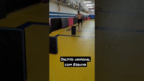 Saltito unipodal com Esquiva