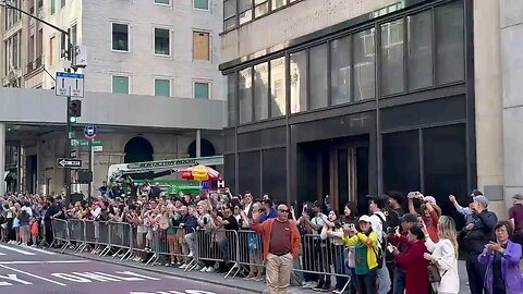 It was a beautiful scene pulling back up to Trump Tower! Such unbelievable love!