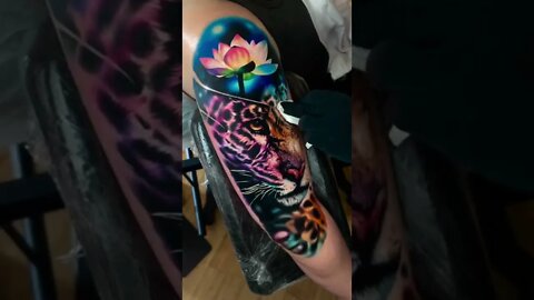 How Breath Taking Is This Tiger Theme Tattoo