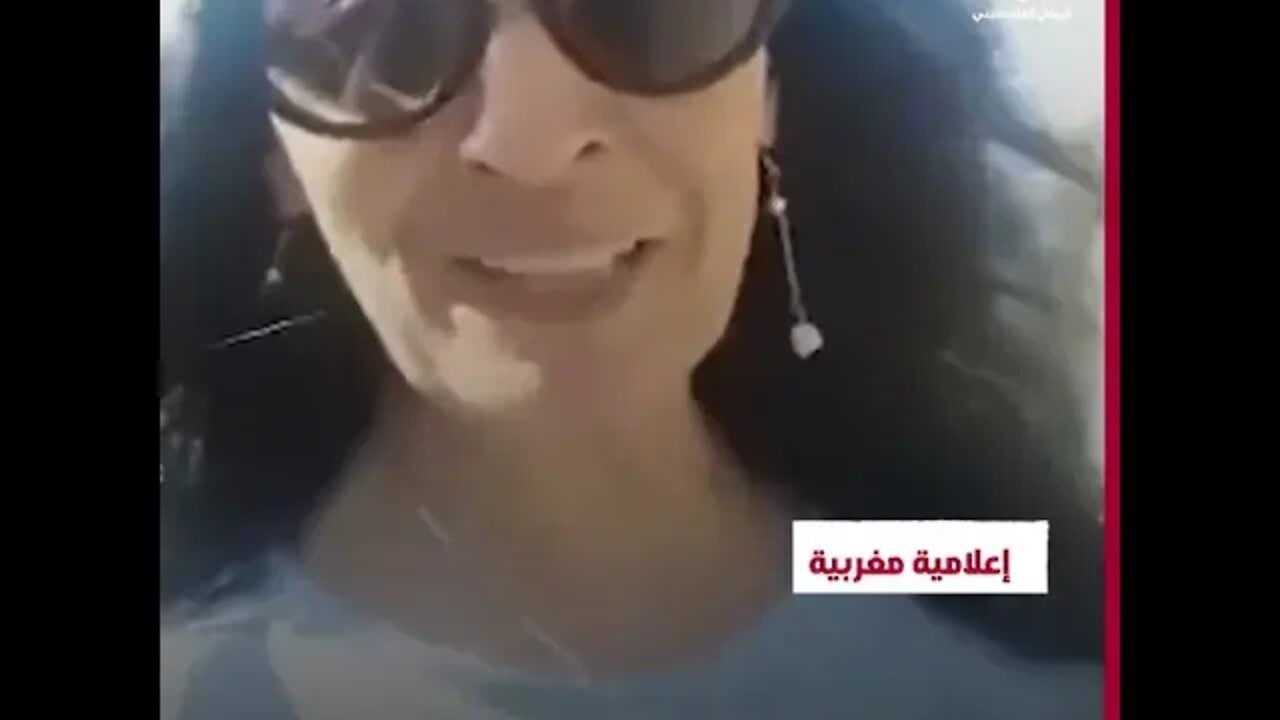 صحفية مغربية تدعو لاسرائيل بالنصر من موقع عسكري على الحدود الاسرائيلية مع لبنان