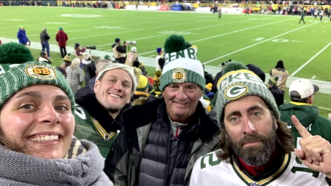 Rodgers' doppelganger travels from Germany to London for Packers vs Giants game