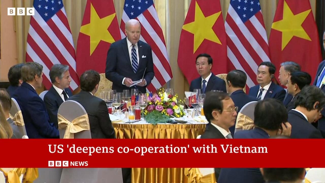 US signs historic deal with Vietnam