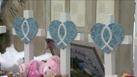 Ceremony for Waukesha parade victims, temporary memorial to be removed