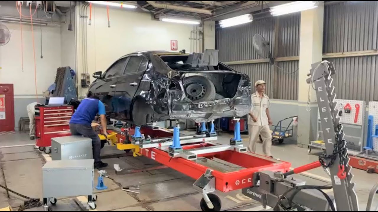 Toyota Yaris collision repair on-job training with Cameleon universal jig system only by Celette