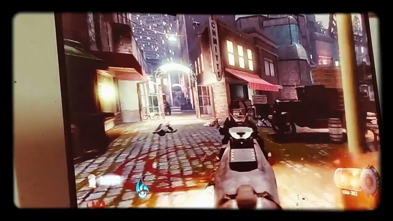 Justiniano jugando Call of Duty