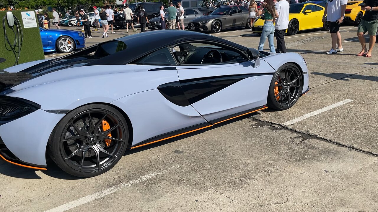 Porsche GT3 RS and McLaren