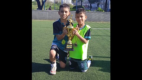 Golazo de chilena de mi Hermano de 7 años