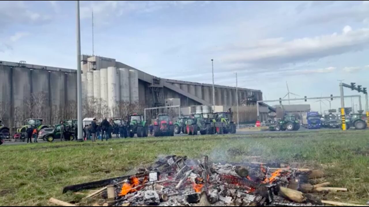 V-Media LIVE #farmersprotest2024 Gent Haven 15 februari 2024 om 14u10 #belgium