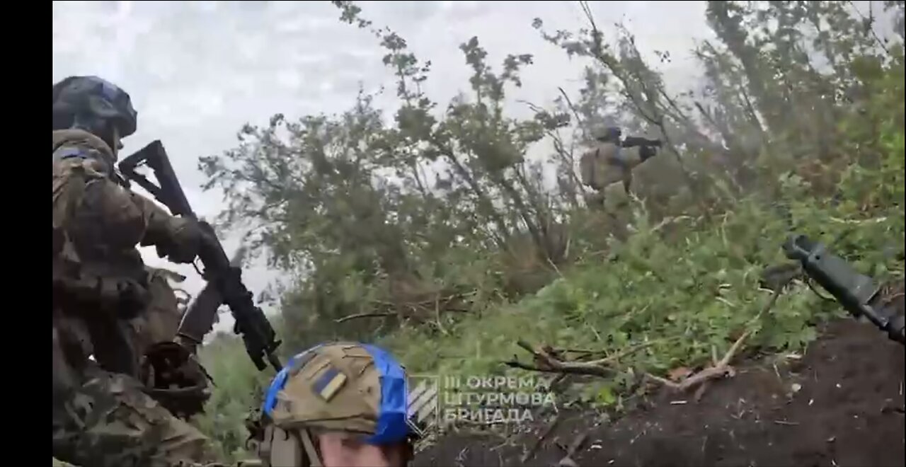 INTENSE Ukraine combat footage: combat op with plenty of engagement