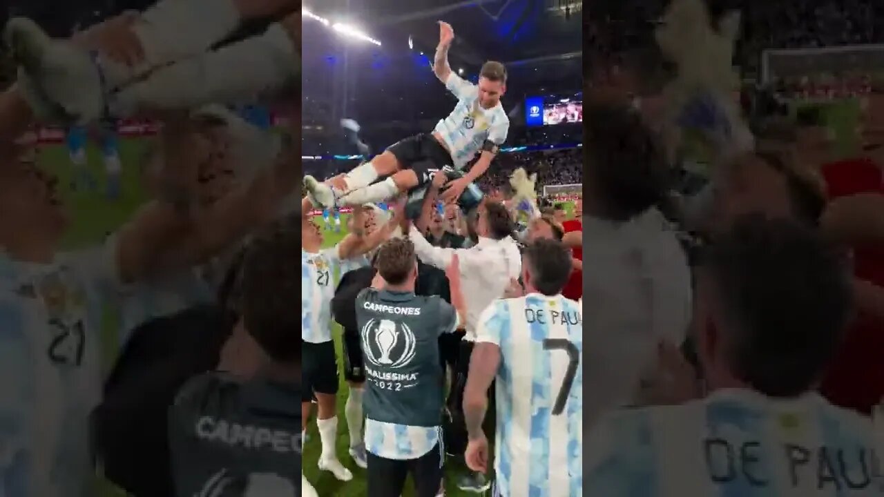 Messi sendo arremessado pela Seleção Argentina comemorando a Finalissima - Itália 0x3 Argentina