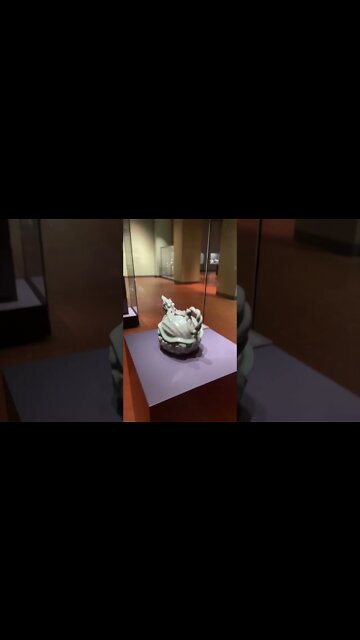 청자, 귀룡모양주자, 국립중앙박물관, 국보96,고려청자, 비색, 상형청자, 거북용, 산화철안료, 등껍질무늬, 임금왕, 거북용, 연꽃받침, 연잎장식, 고려왕실, 불교사상, 12세기