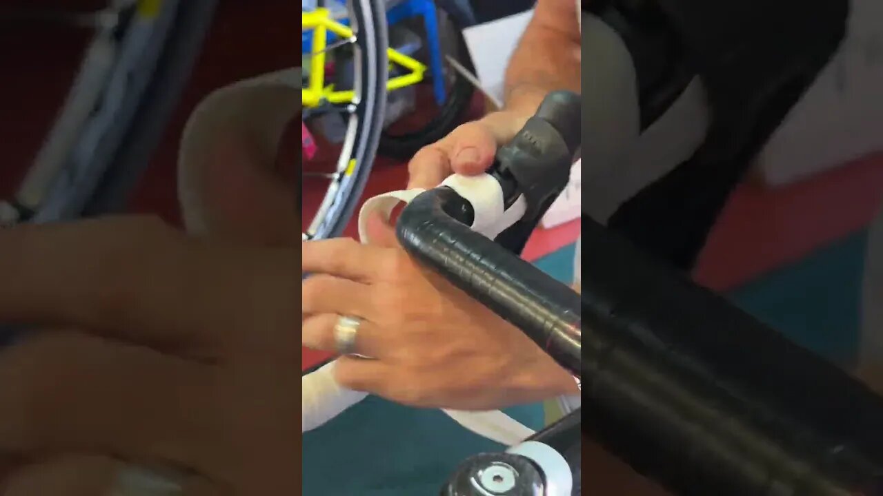 How Fast Can He Wrap Road Bike Bar Tape?