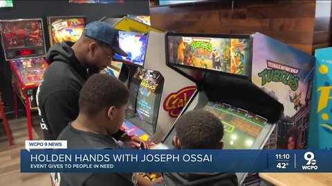 Bengals DE Joseph Ossai gives back to Cincinnati's youth