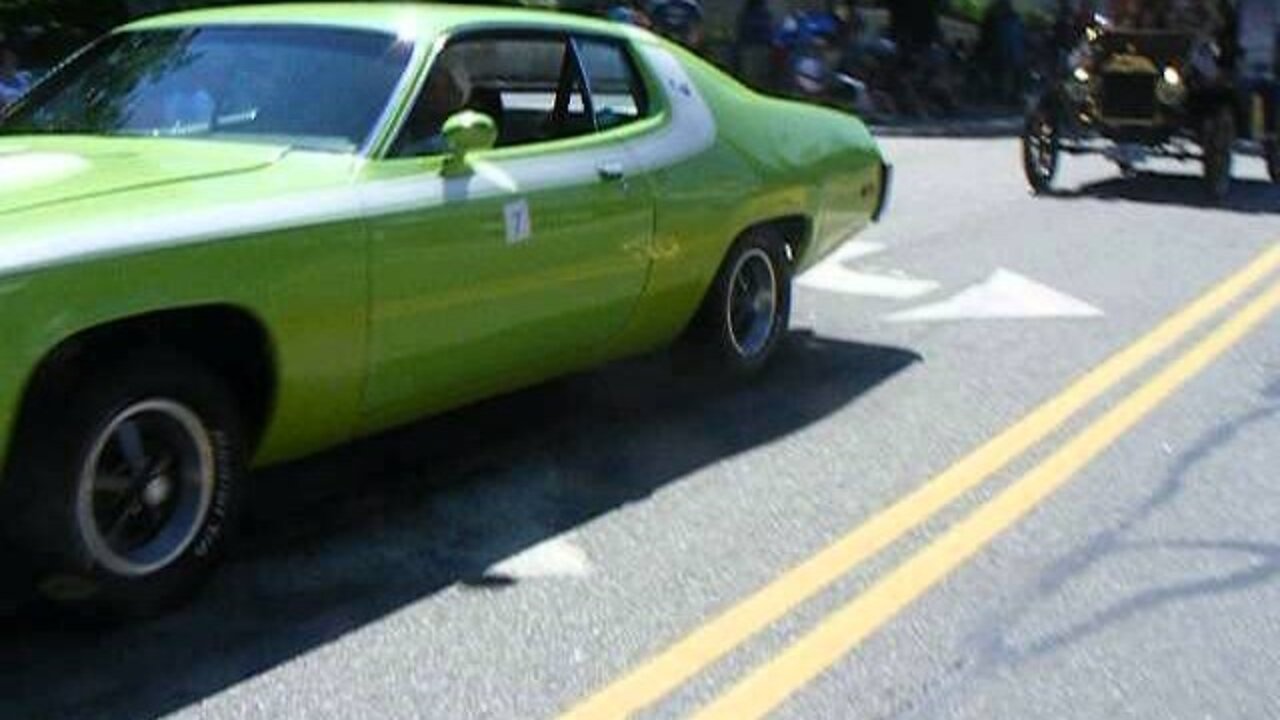 4th of July 2013 Parade fitchburg clip 2 classic cars