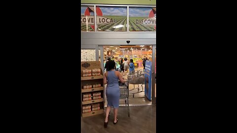 Jackson, Tennessee Democrat voters meet in the produce department