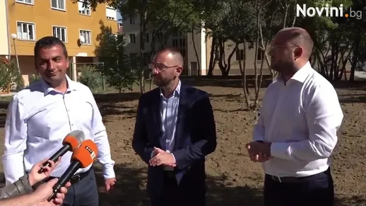 Антон Хекимян на среща с граждани и етажни собствености в кв Захарна фабрика