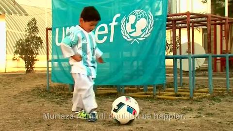 Afghan boy receives message from Messi