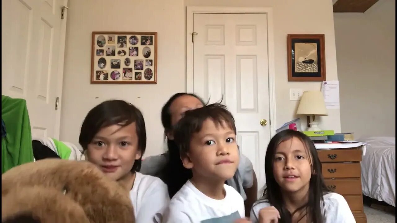 Family sings John 3 - The Bible Song