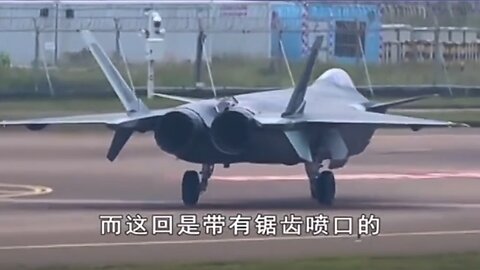 J-20 fighter jet is in close contact for your viewing pleasure