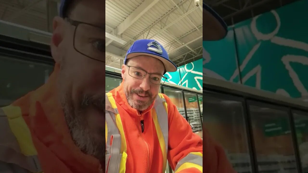 Grocery shopping with Christmas music #groceries #shopping #mylifejourney