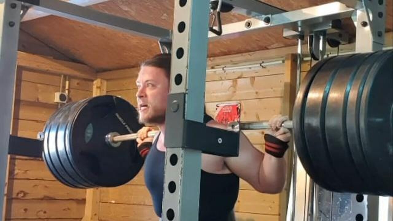 182.5 KGS SQUAT LIKE NOTHING!