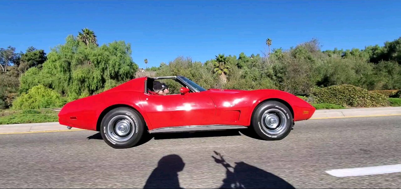 Cruising C3 CORVETTE