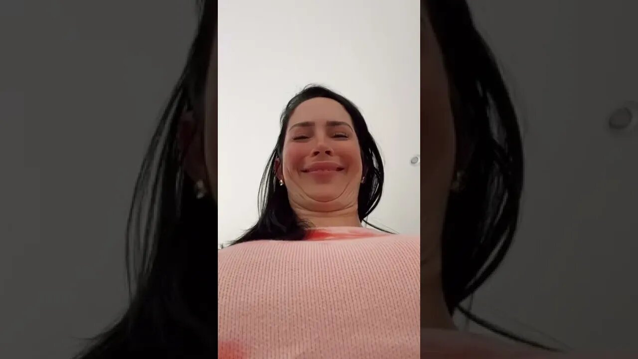 Muy romántico y todo pero real 😂😂😂 #SHORTS