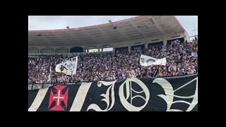 Torcida cantando A Epopeia da Tijuca de 98