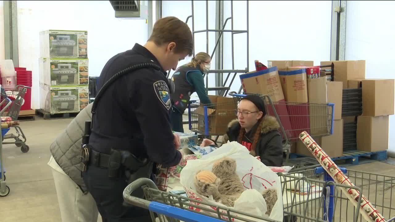 Shop With A Cop: Bringing holiday cheer to Brown County children