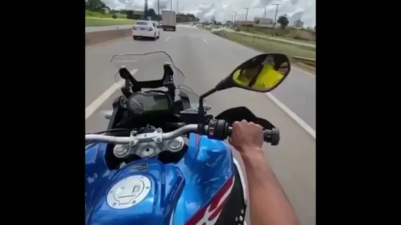 COMO ENGANAR O RADAR E NÃO LEVAR MULTAS ( BMW GS ) MEME !!