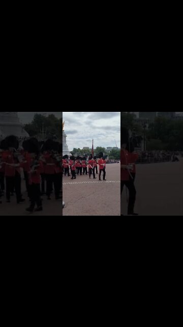 changing of the guards buckingham palace #buckinghampalace