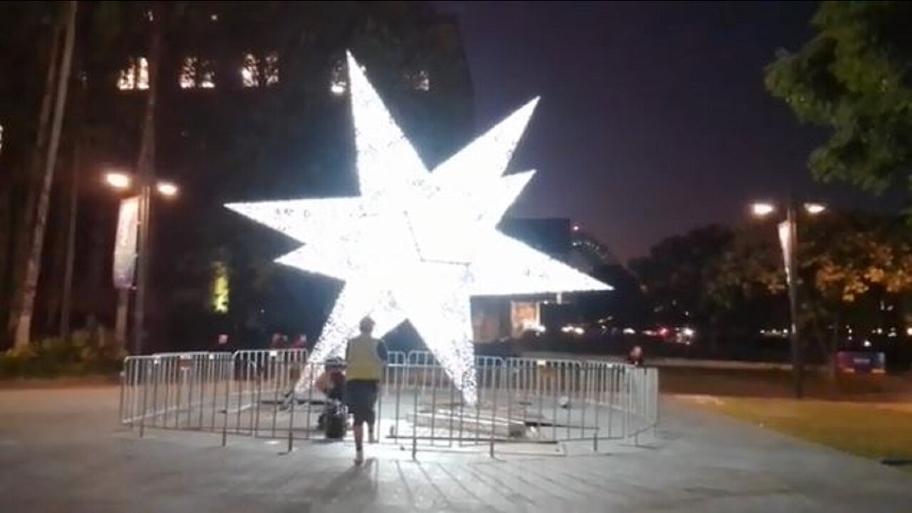 Thoughts on war between Cabal and patriots from Circular Quay in lead-up to Vivid Festival