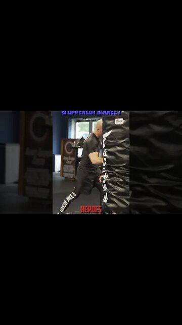 Heroes Training Center | Kickboxing & MMA "How To Double Up" Hook & Hook & Uppercut & Knee 1#Shorts