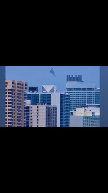 STEALTH FIGHTER CIRCLING BEACH IN FLORIDA RIGHT NOW - TRUMP NEWS