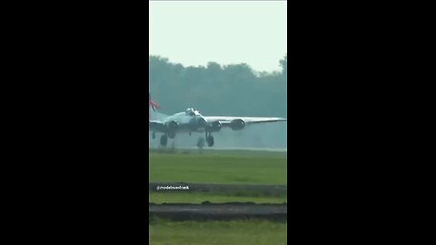 B-17G take off