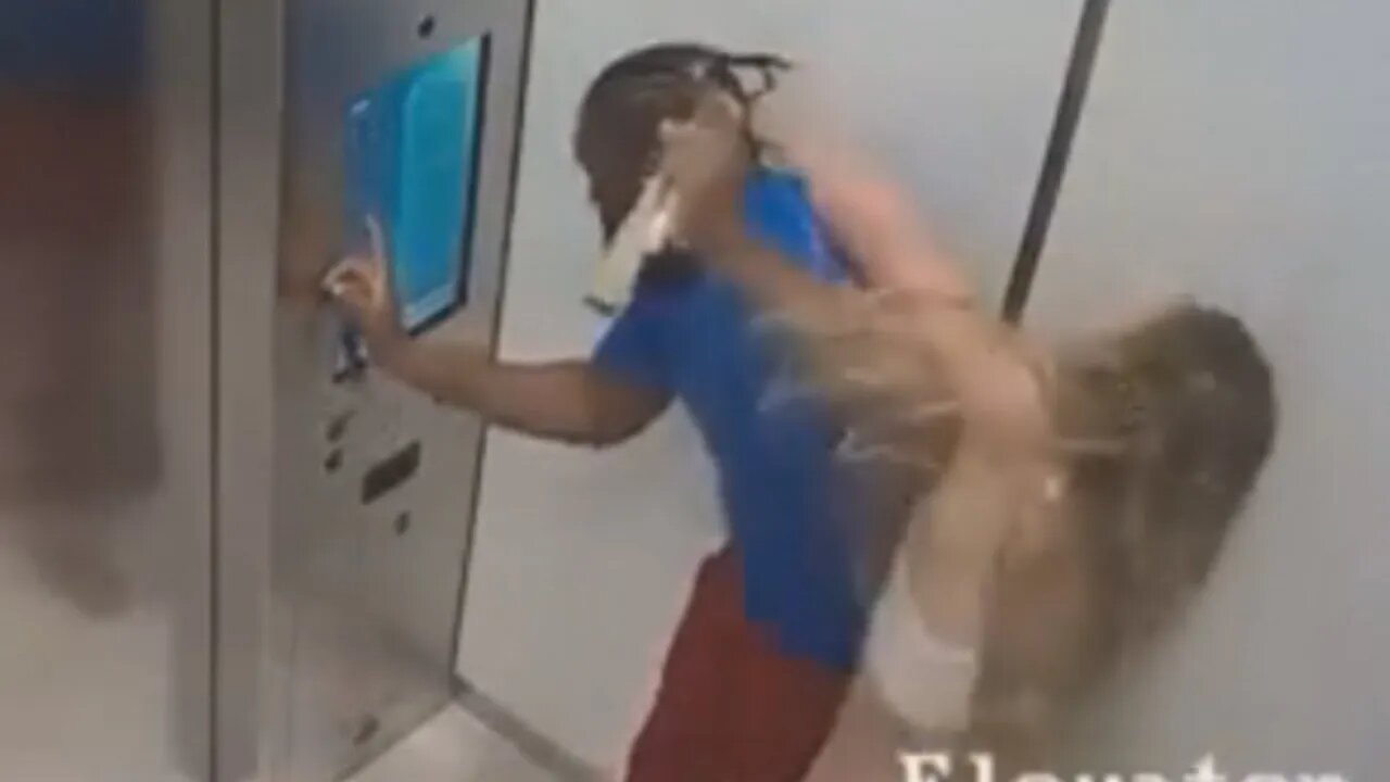 Courtney Clenney Attacks Christian "Tobe" Obumseli In The Elevator