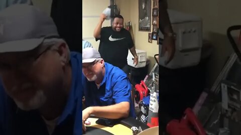 cobra na caixa 😂😂😂 #shorts