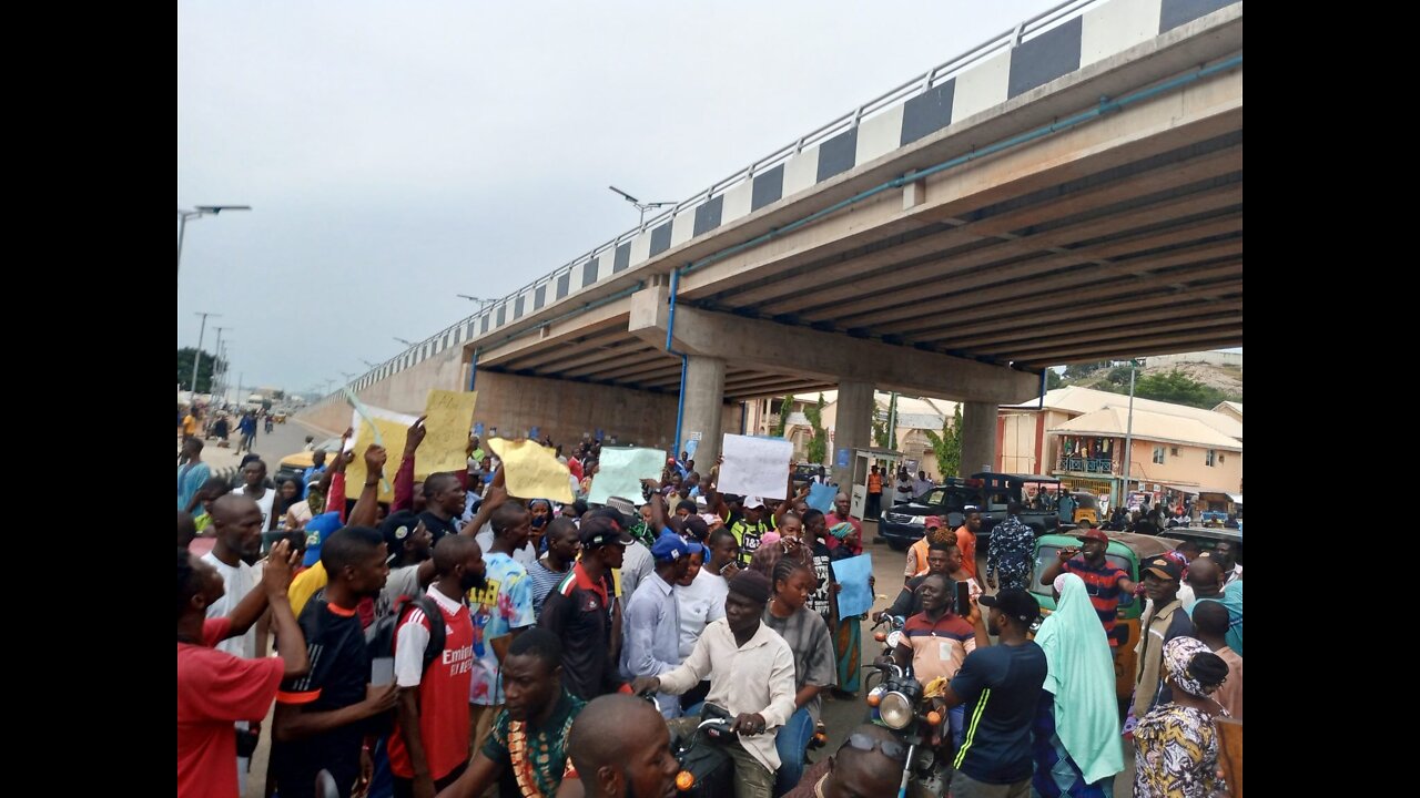 Youths protest in Kogi over ownership controversy of Dangote cement plant