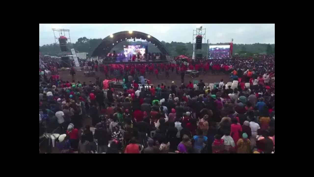 Asobobola Yesu Luganda Gospel live praise ( Greater Bunyoro Revival Crusade )