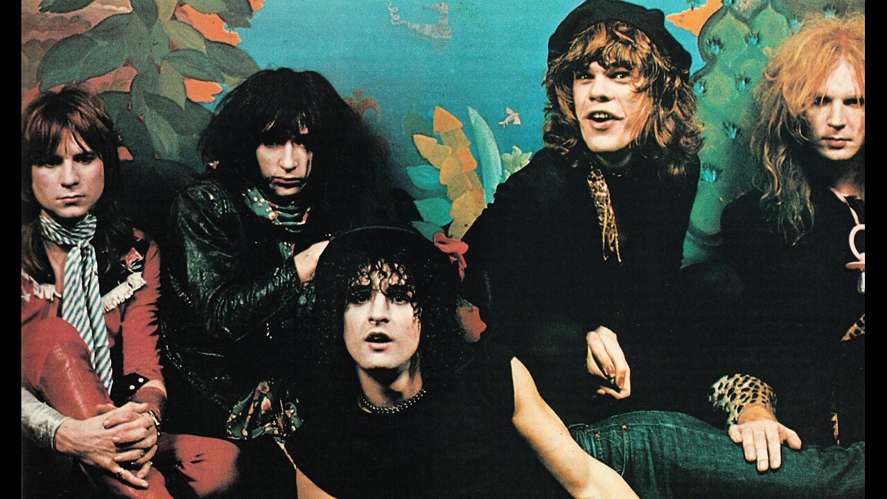 Trash ~ New York Dolls ( Live )