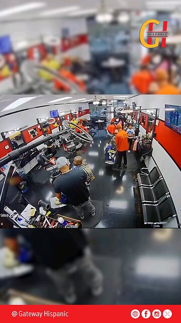 Una camioneta todoterreno se estrella contra la pared de una barbería en Houston, Texas