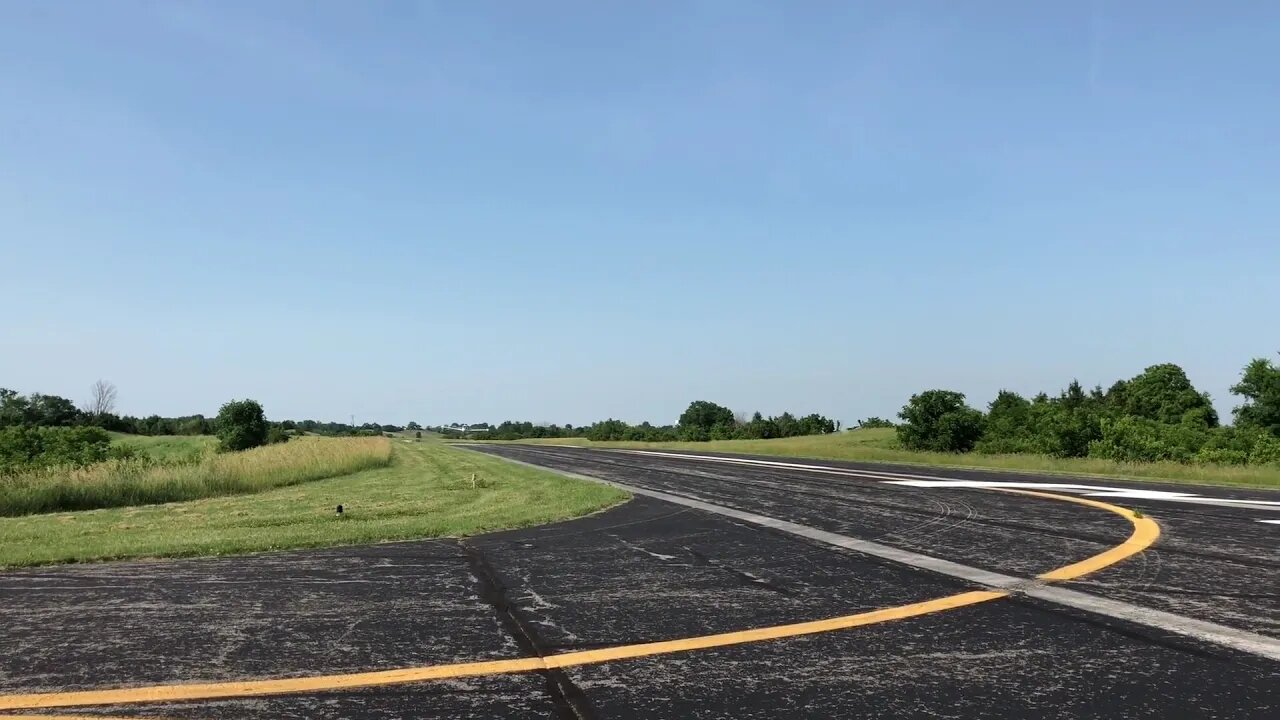 Piper Comanche PA24 flyby